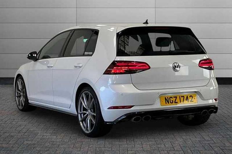 Used VW Golf VII R 300 HP (220 kW) 2019 Oryx white Hatchback