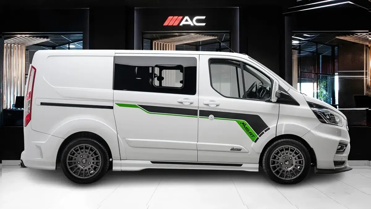 Used Ford Transit Custom Limited 170 HP (125 kW) 2019 White Van