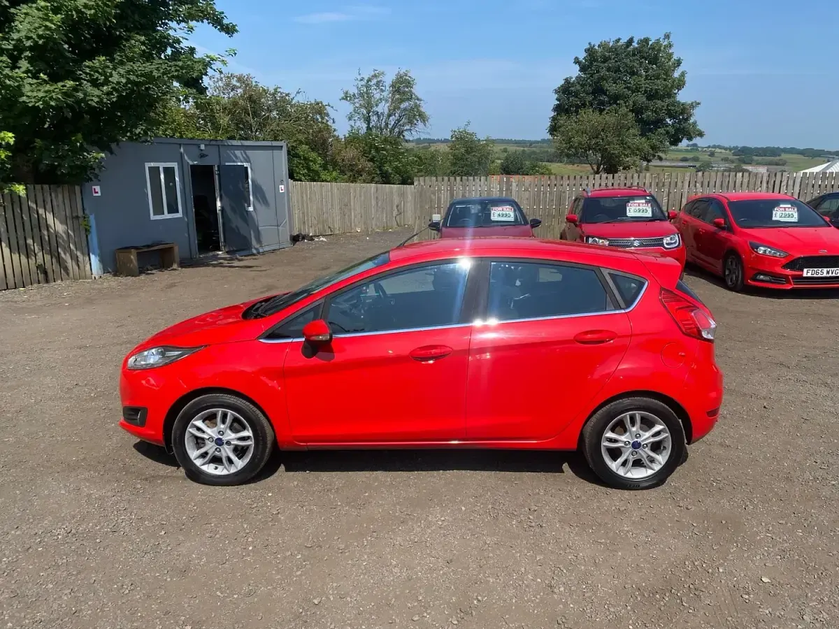 Used Ford Fiesta Zetec 2015 Red Hatchback