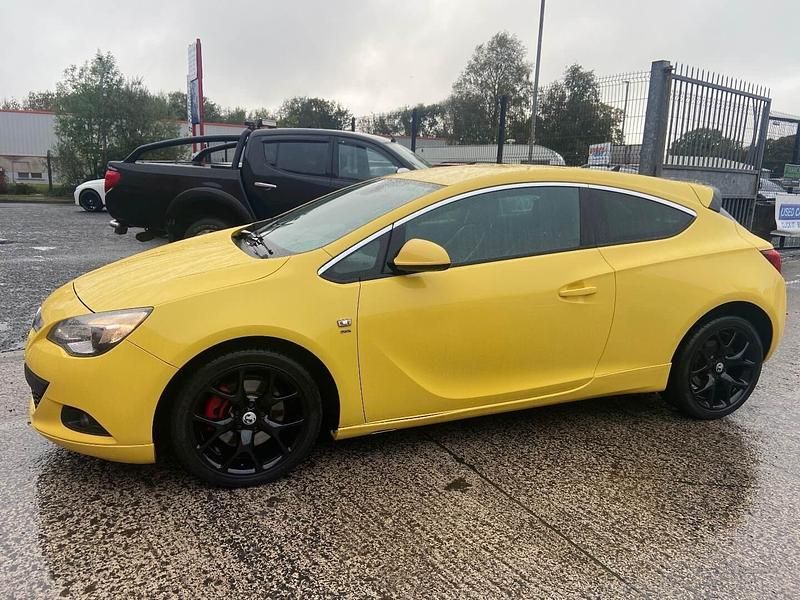 Used Vauxhall Astra GTC SRi 2012 Yellow Hatchback