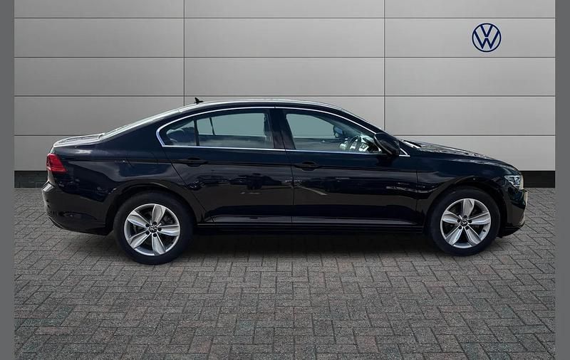 Used VW Passat SE 150 HP (110 kW) 2021 Black Sedan