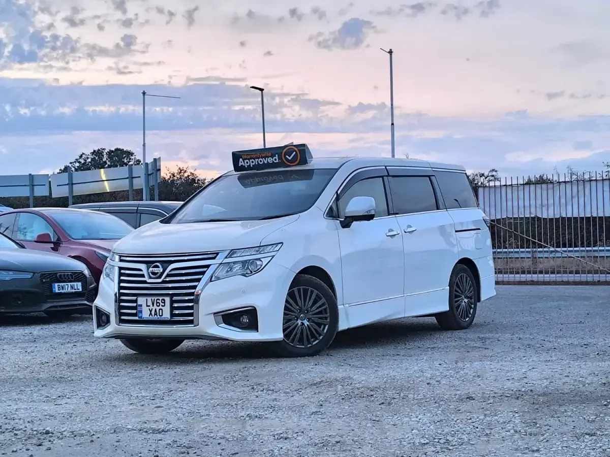 Used Nissan Elgrand Premium Edition 2020 White MPV