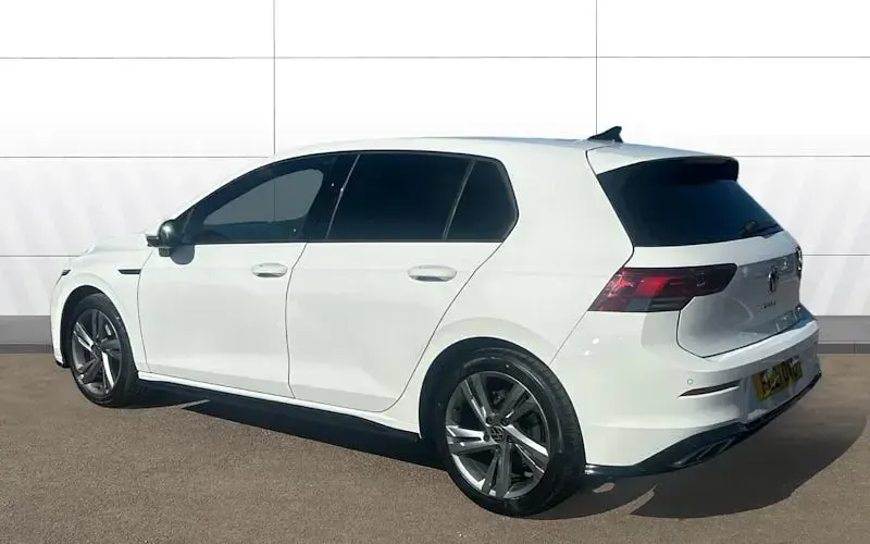 Used VW Golf VIII R-line 131 HP (96 kW) 2024 Hatchback