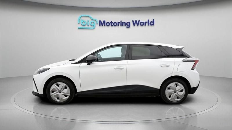 Used MG MG4 EV Trophy 147 kW (201 HP) 2023 White Hatchback
