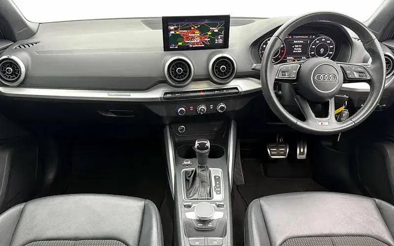 Used Audi Q2 S-Line 150 HP (110 kW) 2023 White SUV