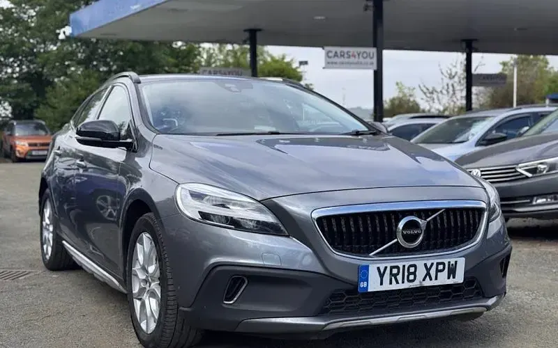 Used Volvo V40 Pro 150 HP (110 kW) 2018 Hatchback
