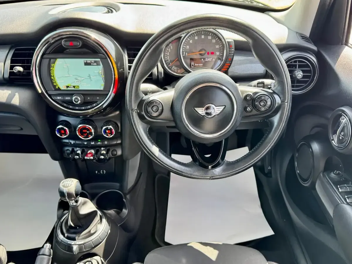Used Mini Cooper Hatch 136 HP (100 kW) 2016 Black Hatchback