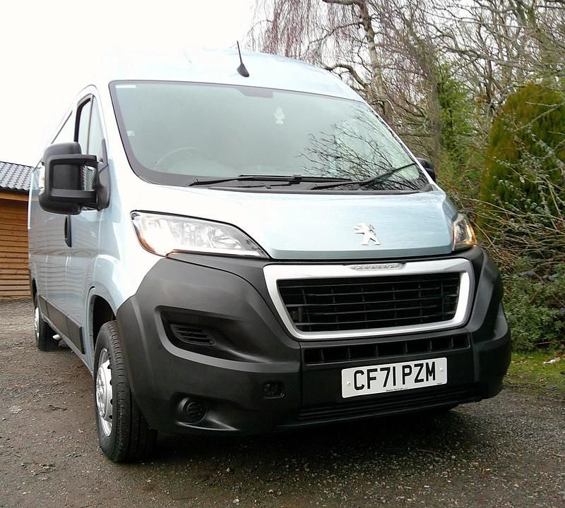 Blue Used 2021 Peugeot Boxer Van | £11,995 (Good price) - Image 1/4