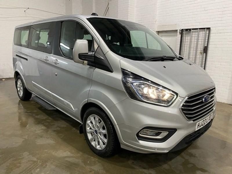 Used Ford Tourneo Titanium 130 HP (95 kW) 2022 Silver MPV