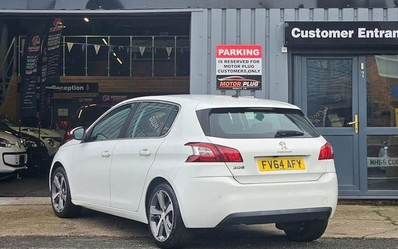 Used Peugeot 308 Allure 116 HP (85 kW) 2015 Hatchback