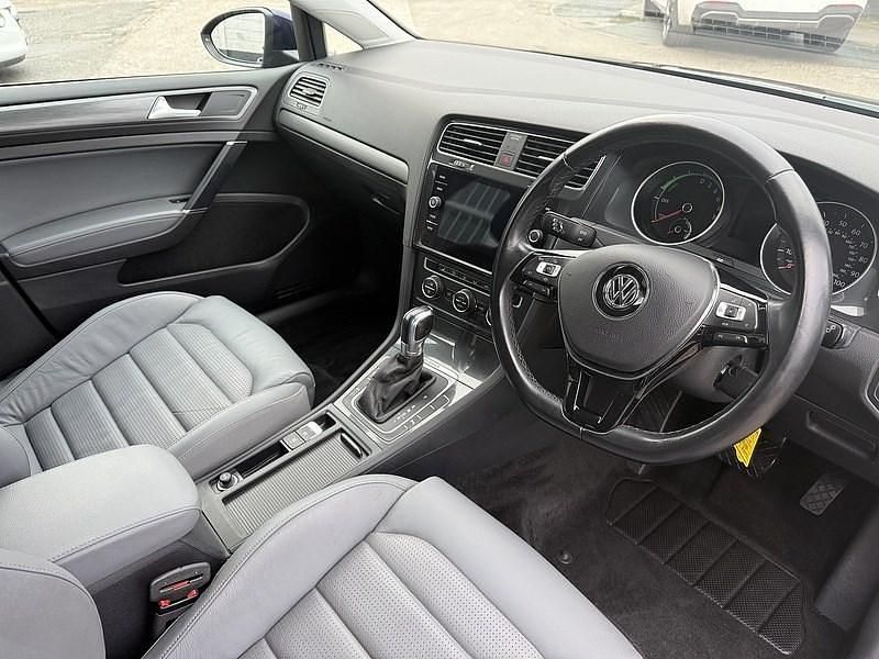 Used VW e-Golf 99 kW (135 HP) 2019 Blue Hatchback