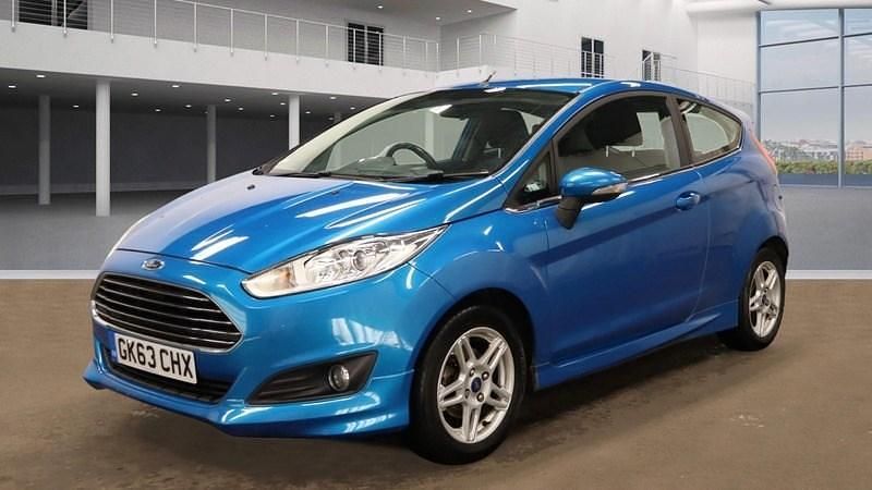 Begagnad Ford Fiesta Zetec 2013 Blå Halvkombi