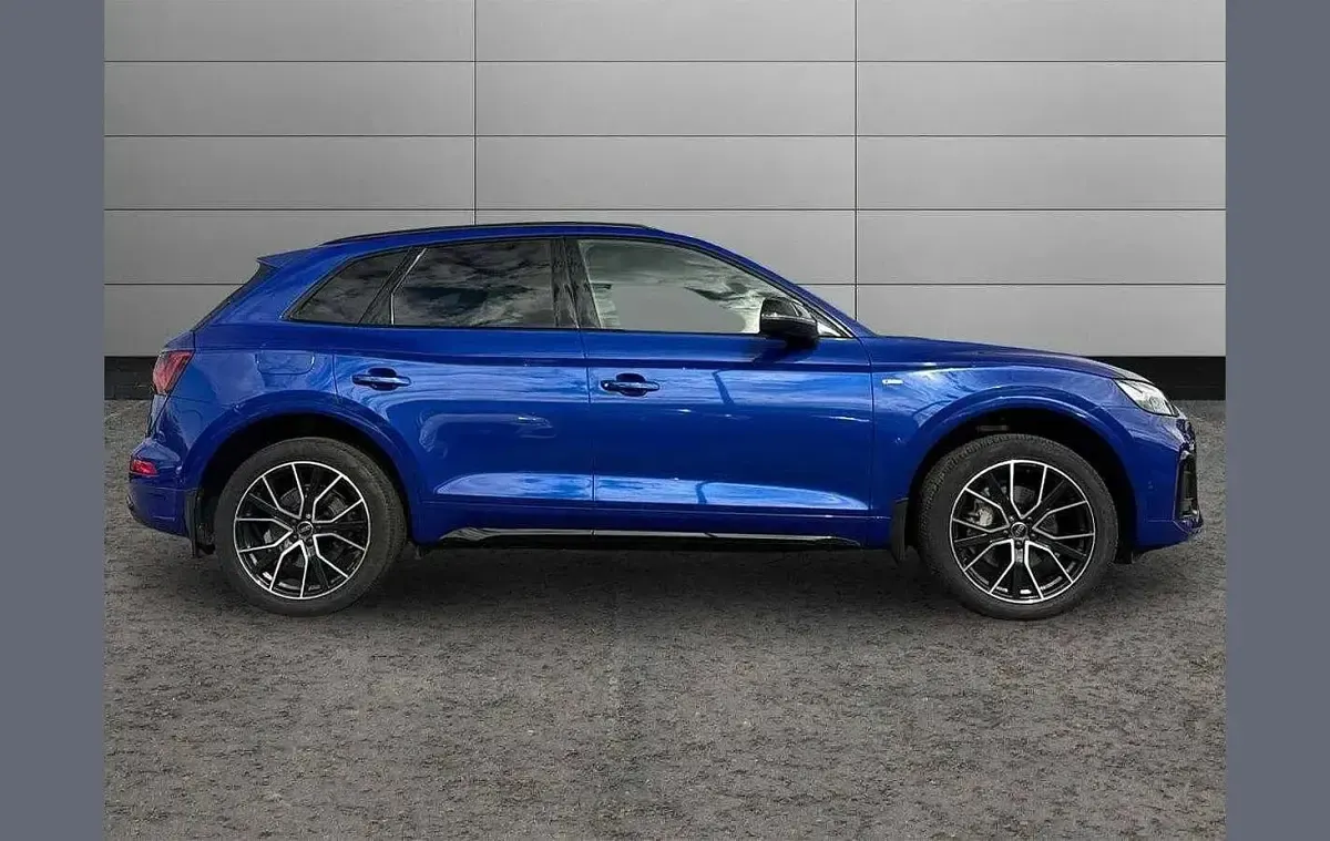 Used Audi Q5 Black Edition 200 HP (147 kW) 2024 Blue SUV