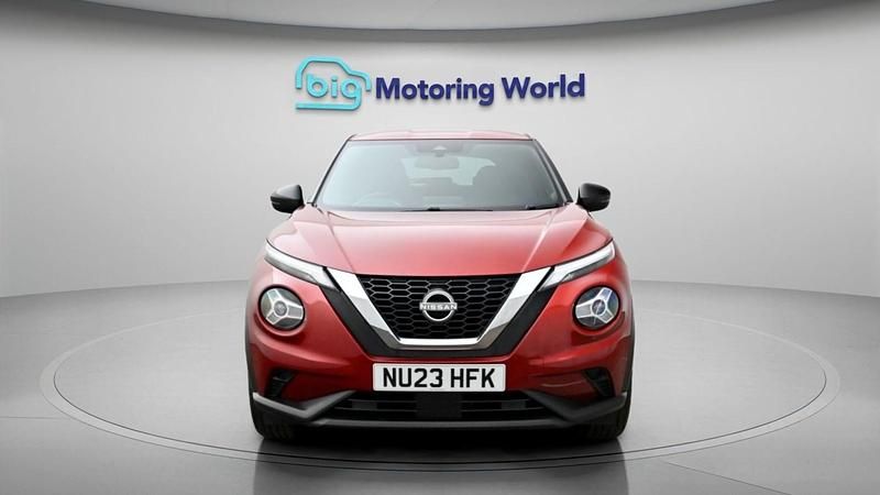 Used Nissan Juke N-Connecta 114 HP (83 kW) 2023 Red SUV