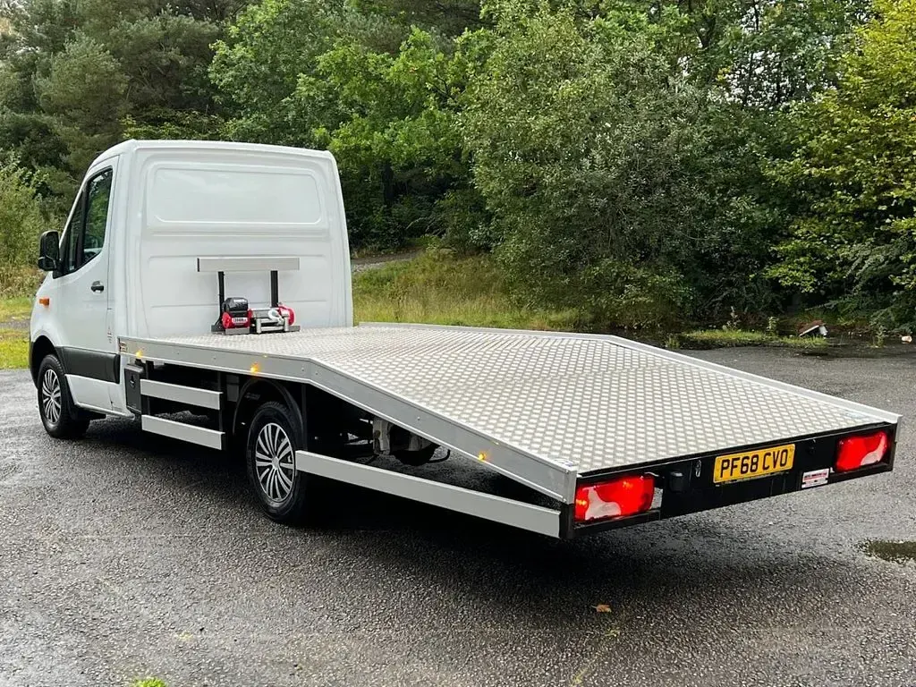 Used Mercedes Sprinter 141 HP (103 kW) 2019 White Van