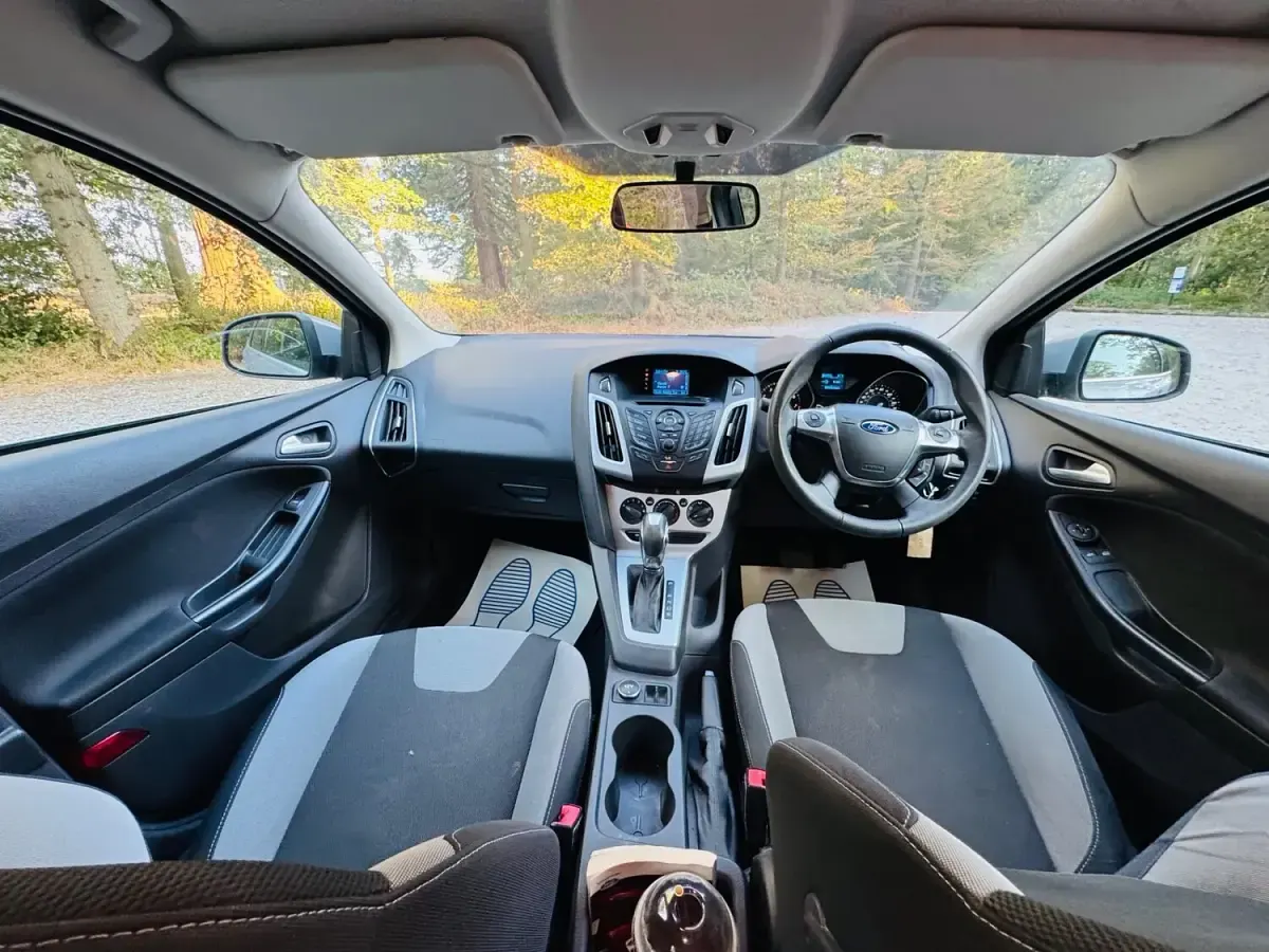 Used Ford Focus Zetec 123 HP (90 kW) 2012 Silver Estate