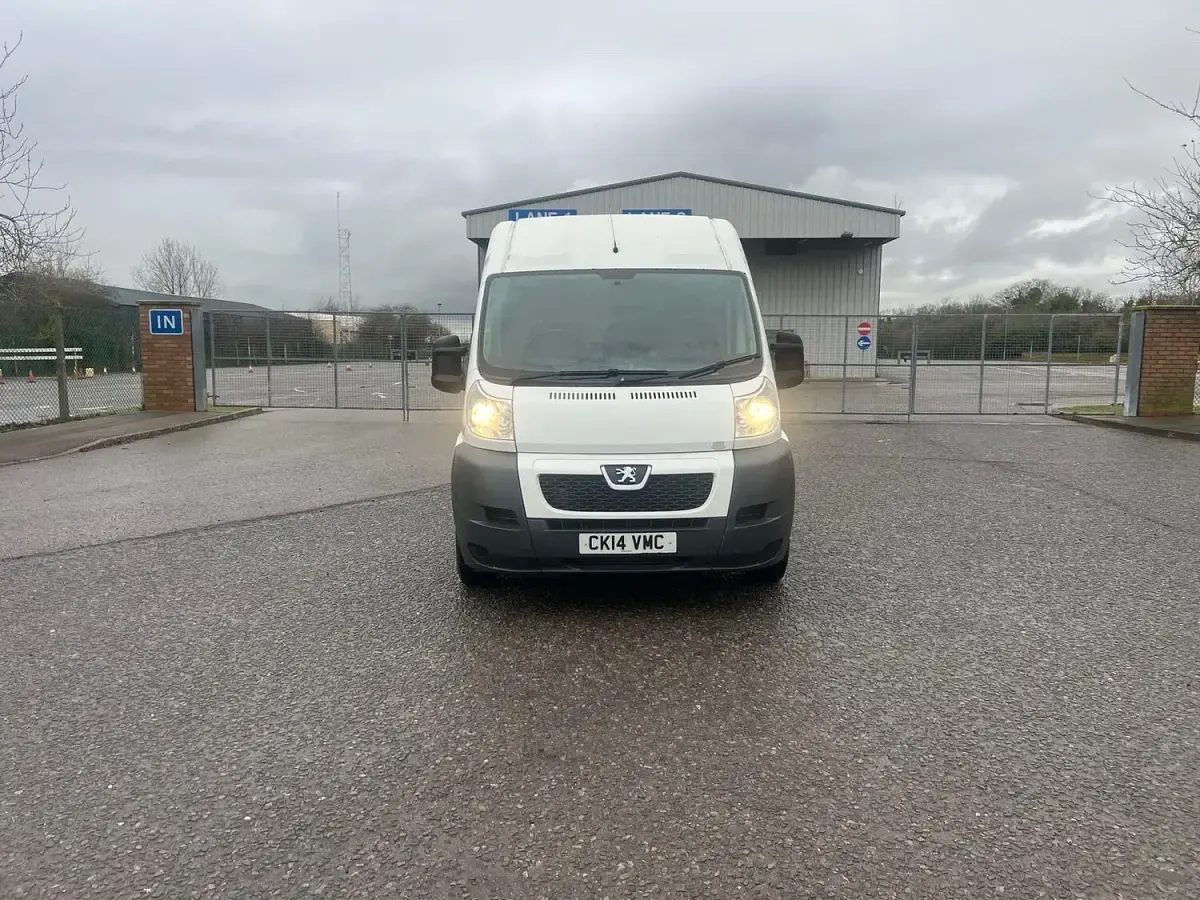 Used Peugeot Boxer 130 HP (95 kW) 2014 White Van