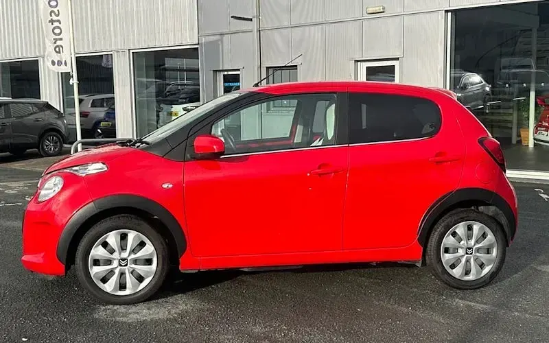 Used Citroën C1 72 HP (52 kW) 2021 Red Hatchback