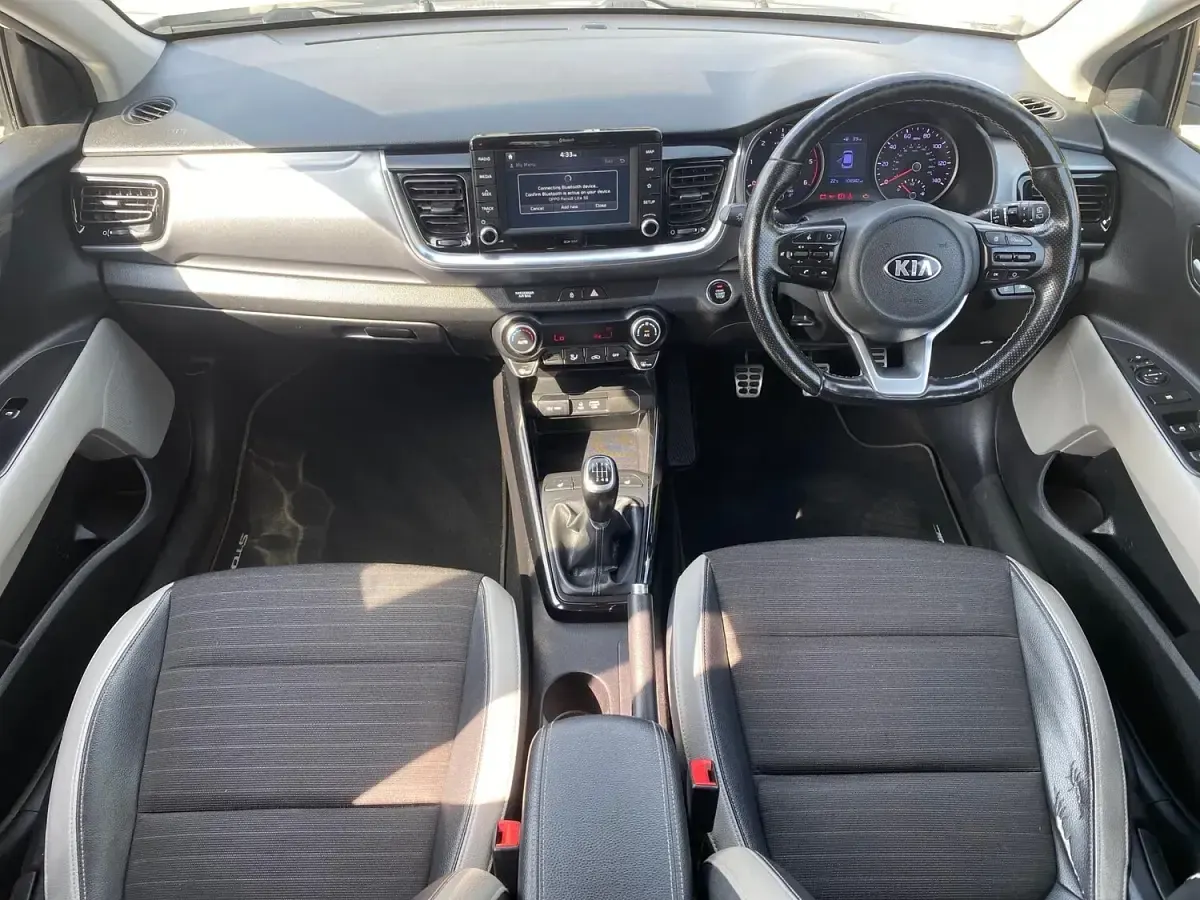 Used Kia Stonic First Edition 108 HP (79 kW) 2018 White SUV