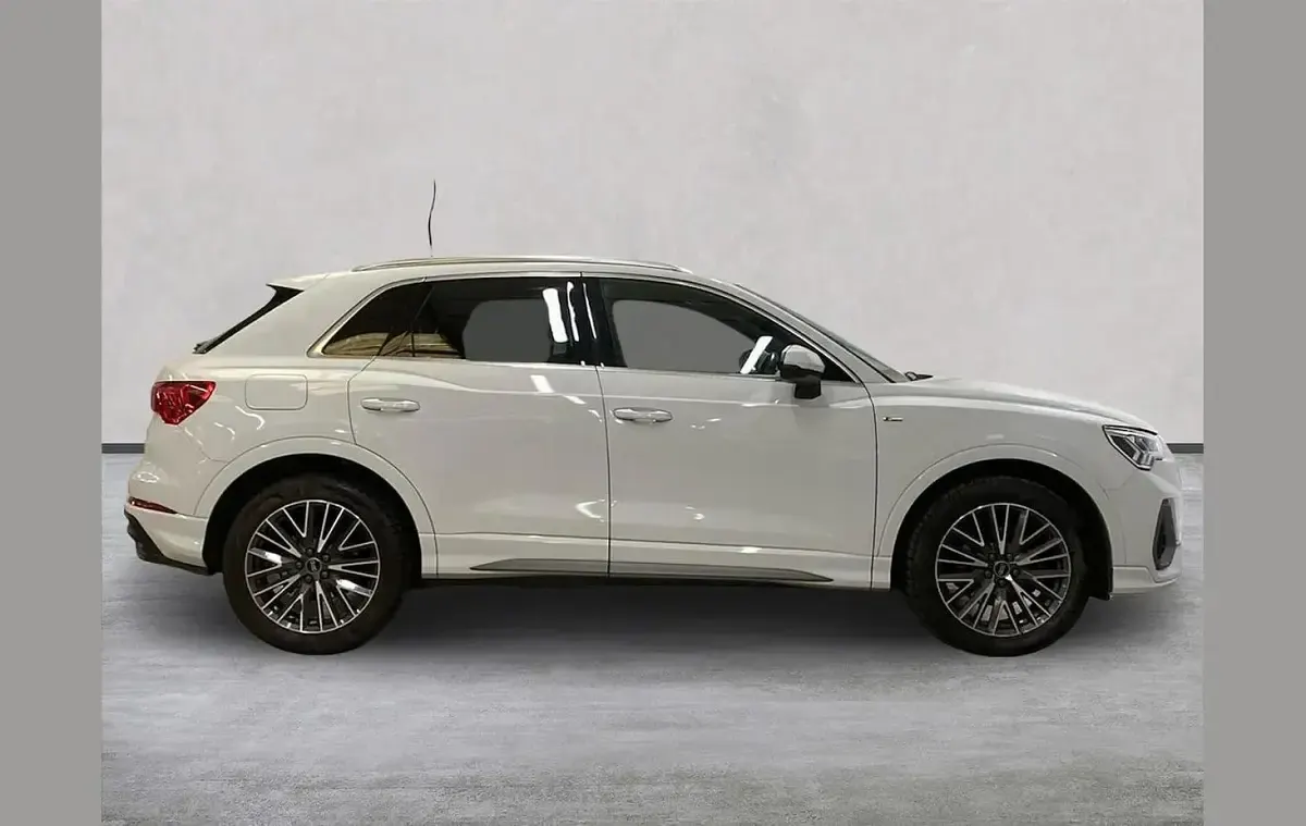 Used Audi Q3 S-Line 150 HP (110 kW) 2023 White SUV