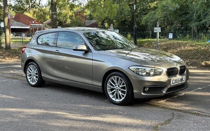Silver Used 2015 BMW 118 Hatchback | £5,994 (Good price) - Image 1/4