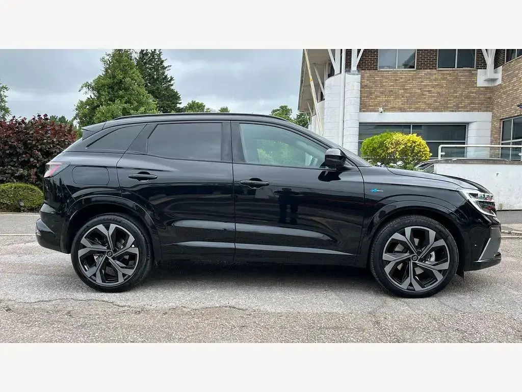 Used Renault Austral Iconic Esprit Alpine 200 HP (147 kW) 2025 Black  SUV