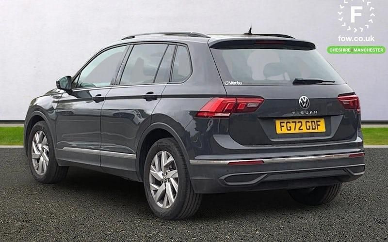 Begagnad VW Tiguan Life 131 HK (96 kW) 2022 Grå SUV