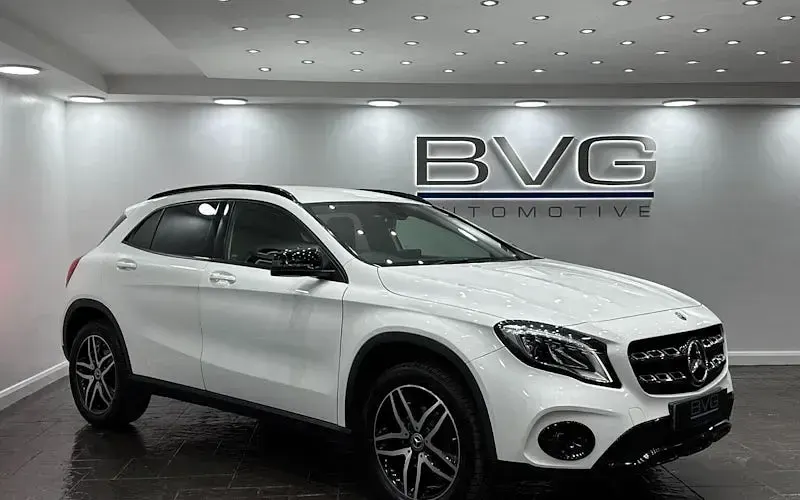 Usado Mercedes GLA180 Urban 122 HP (89 kW) 2019 SUV