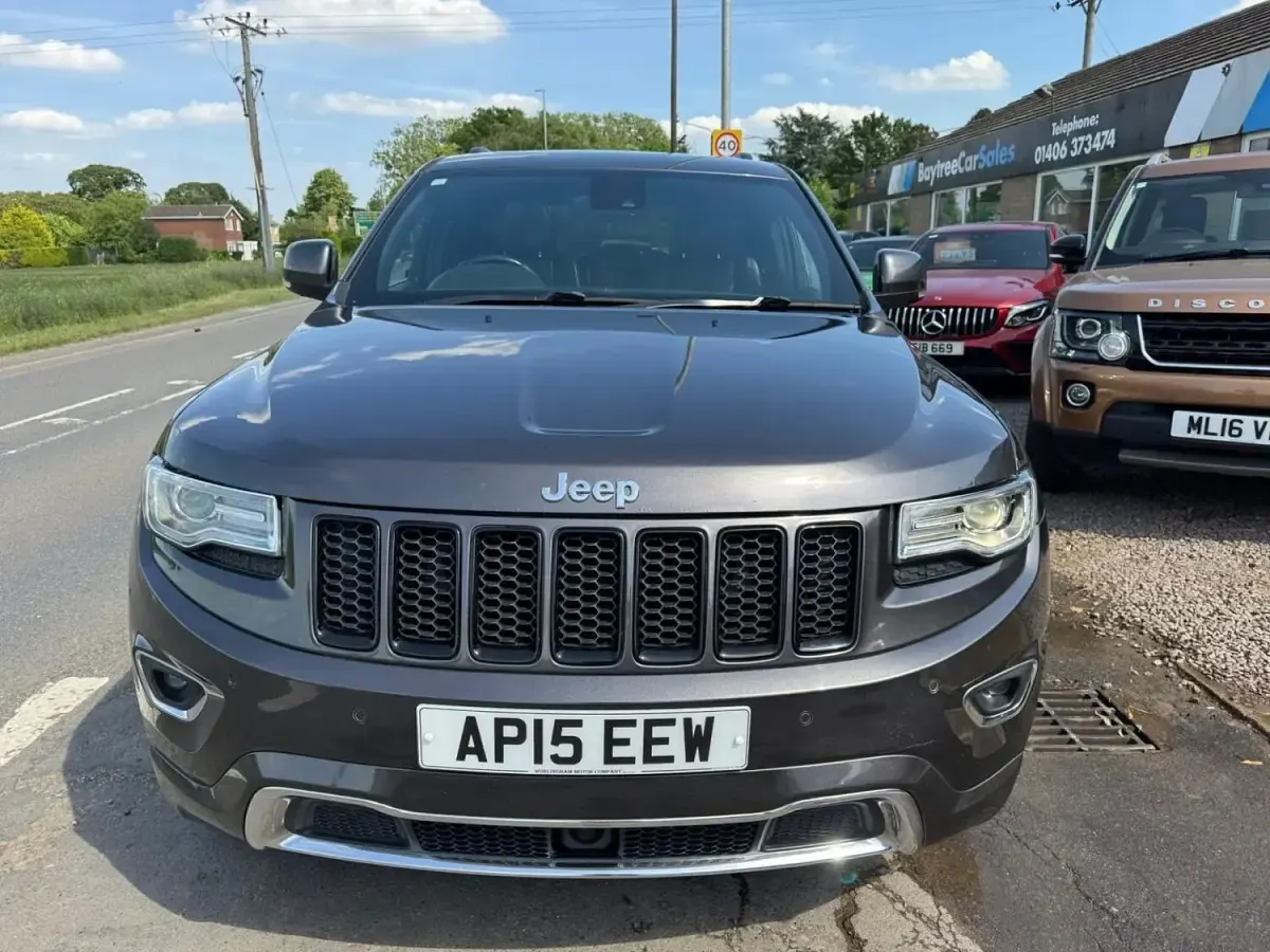 Usado Jeep Grand Cherokee Overland 243 CV (178 kW) 2015 Gris SUV