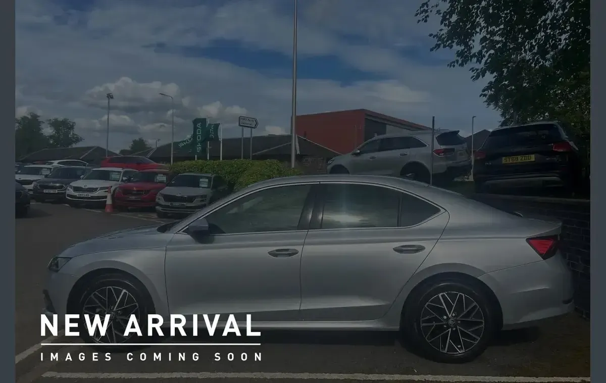 Usado Skoda Octavia SE L 147 CV (108 kW) 2023 Plateado Utilitario