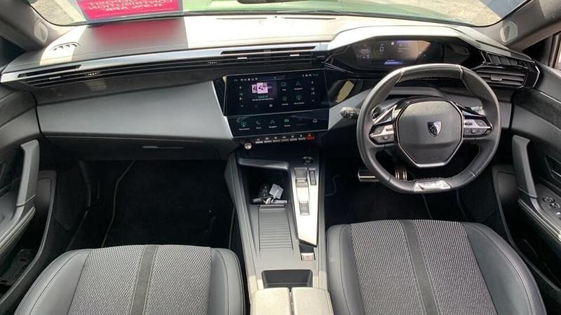 Used Peugeot 308 GT 129 HP (94 kW) 2024 Green Hatchback