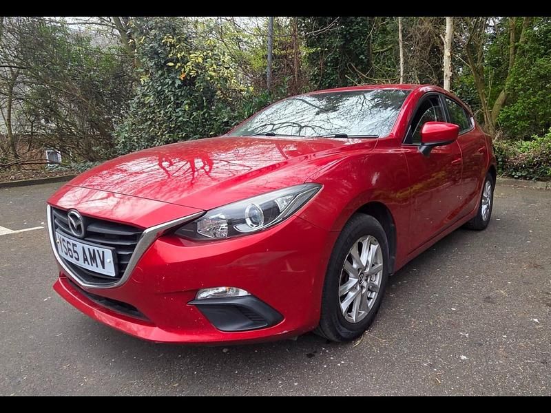 Used Mazda 3 100 HP (73 kW) 2015 Red Hatchback