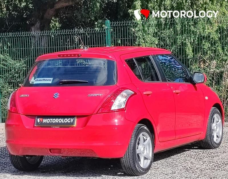 Used Suzuki Swift 94 HP (69 kW) 2011 Red Hatchback