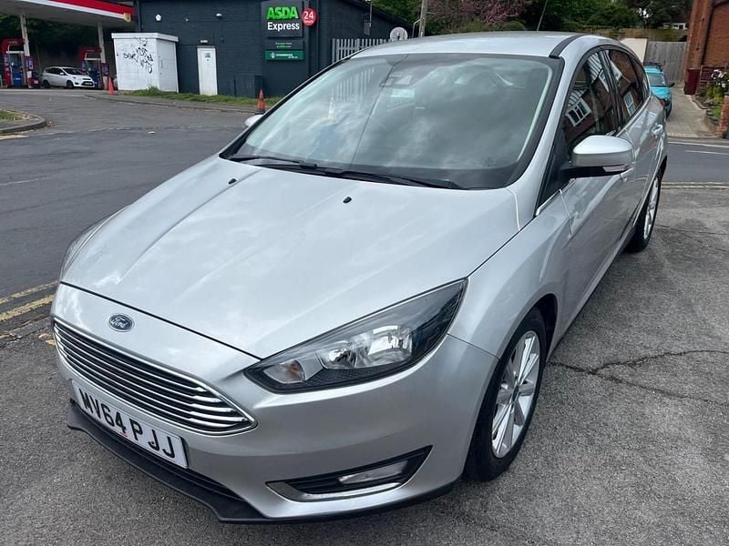 Used Ford Focus Titanium 125 HP (91 kW) 2015 Silver Hatchback