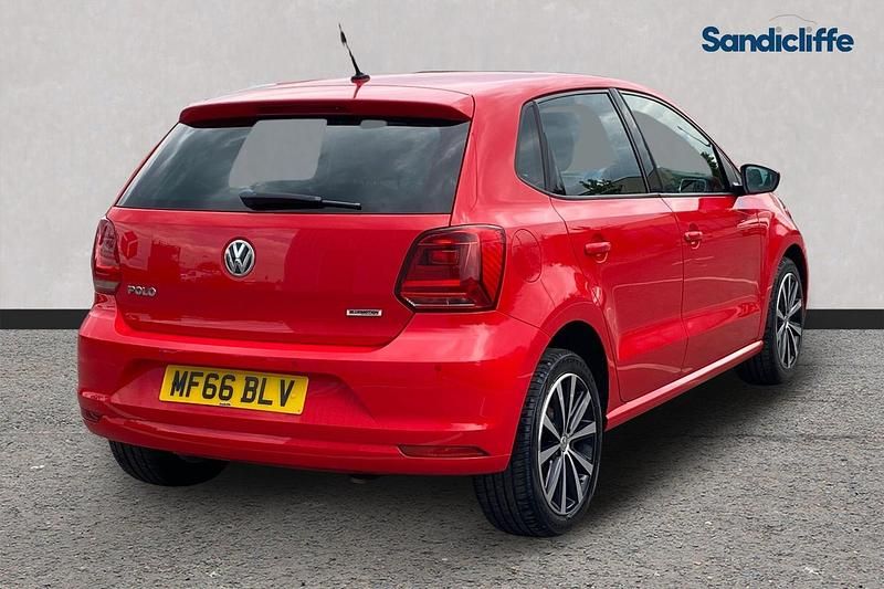 Begagnad VW Polo Match 60 HK (44 kW) 2017 Röd Halvkombi