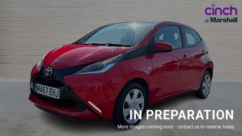 Used Toyota Aygo X-play 69 HP (50 kW) 2017 Red Hatchback