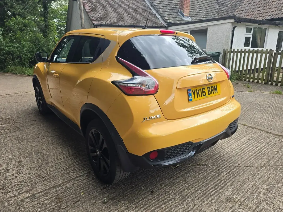 Używany Nissan Juke N-Connecta 110 KM (80 kW) 2016 Żółty SUV
