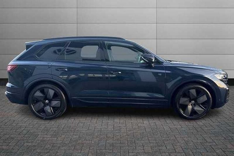 Used VW Touareg Black Edition 286 HP (210 kW) 2023 Meloe blue SUV
