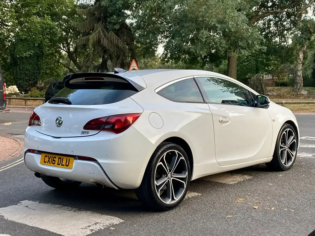 Used Vauxhall Astra GTC Edition 2016 White Hatchback