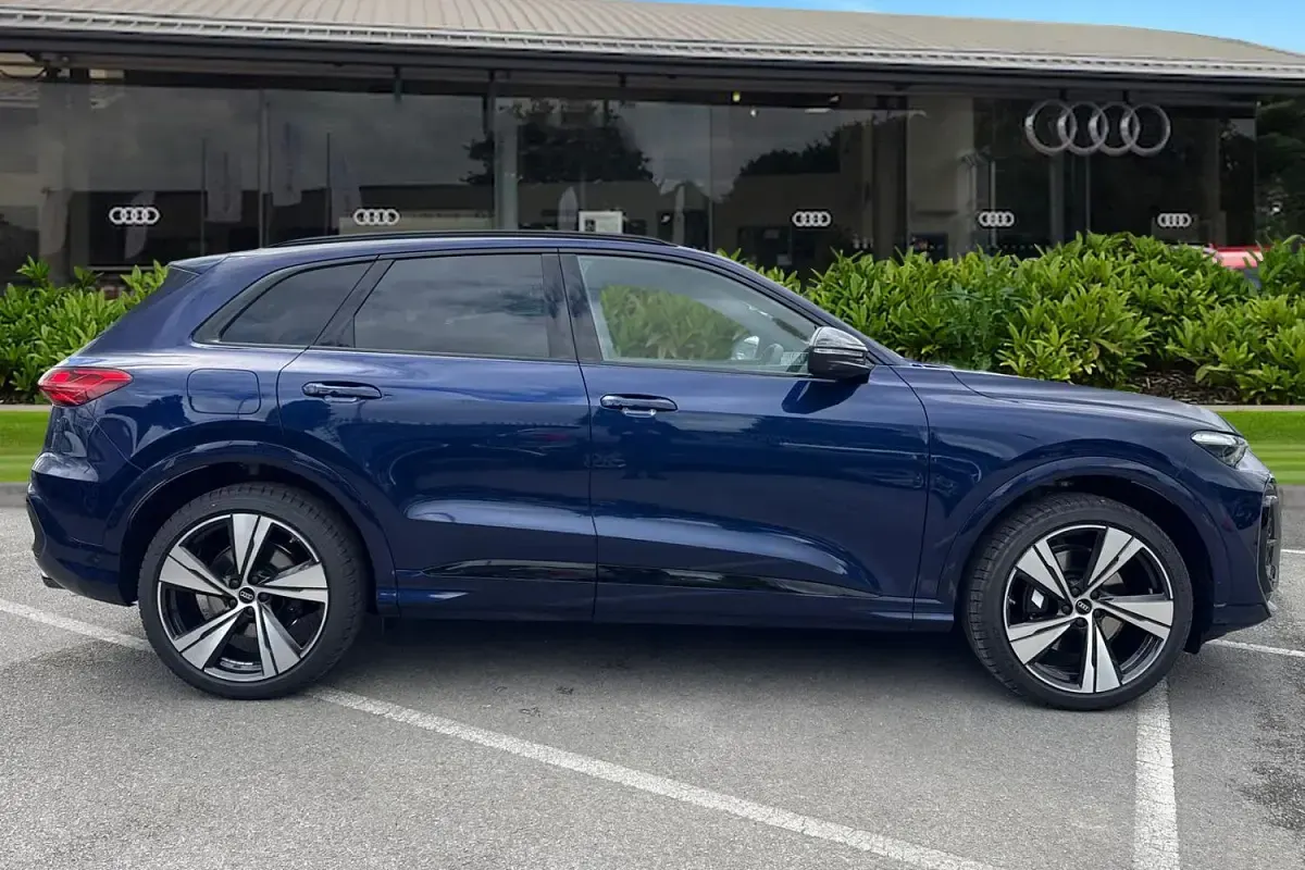 New Audi SQ5 Comfort 2026 Blue SUV