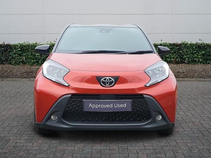 Used Toyota Aygo X 72 HP (52 kW) 2023 Red SUV