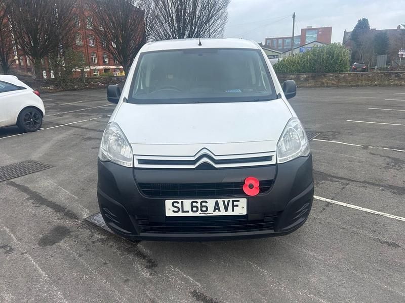 Used Citroën Berlingo 75 HP (55 kW) 2016 White MPV