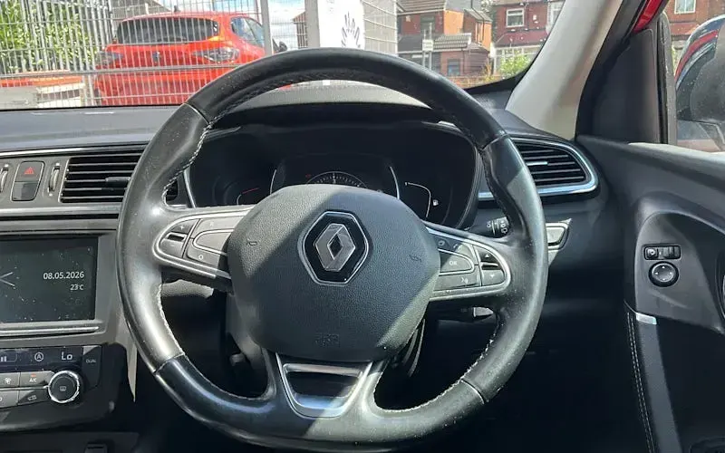 Used Renault Kadjar Signature S 131 HP (96 kW) 2016 Red SUV