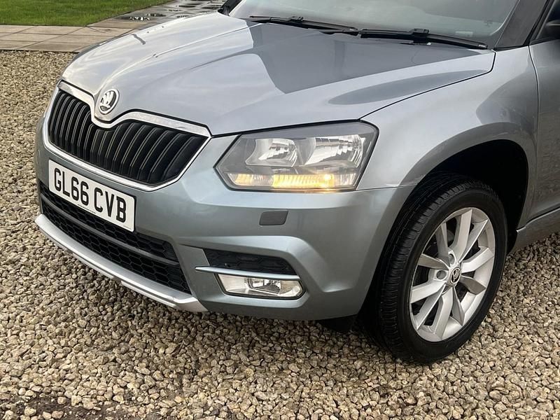 Used Skoda Yeti SE 110 HP (80 kW) 2016 Grey SUV