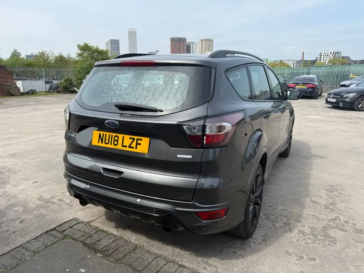 Usado Ford Kuga ST-Line X 150 HP (110 kW) 2018 Cinzento SUV