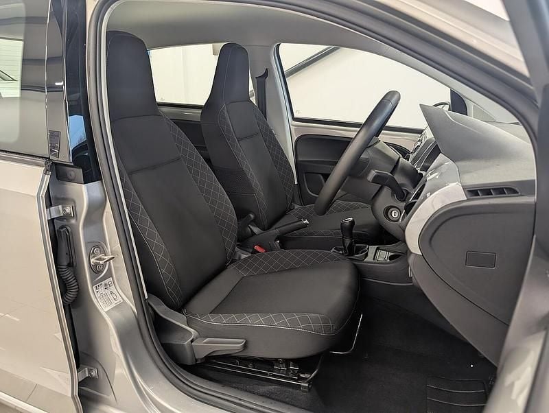 Used Skoda Citigo SE L 60 HP (44 kW) 2017 Silver Hatchback