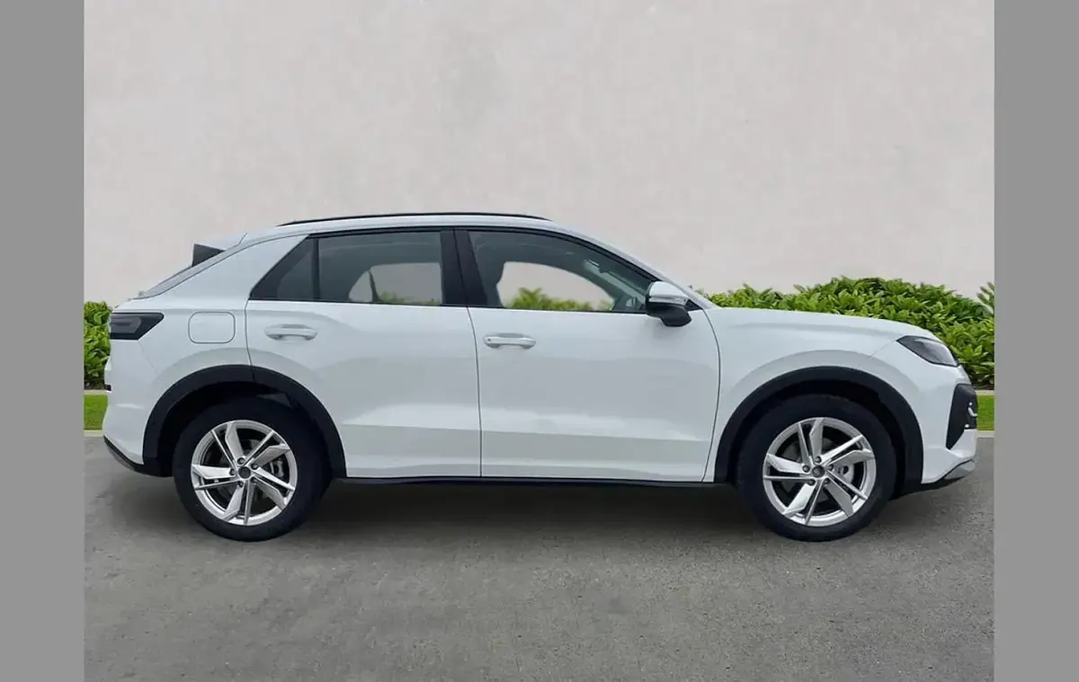 New VW T-Roc Life 113 HP (83 kW) 2025 Other SUV