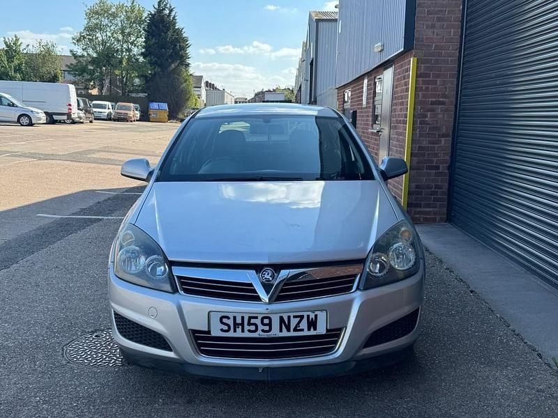 Used Vauxhall Astra 2009 Silver Hatchback