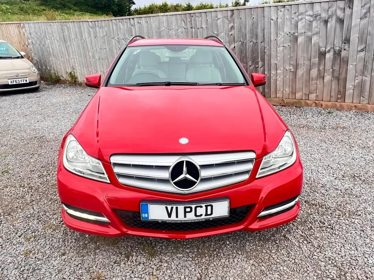 Used Mercedes C220 Executive 170 HP (125 kW) 2012 Red Estate