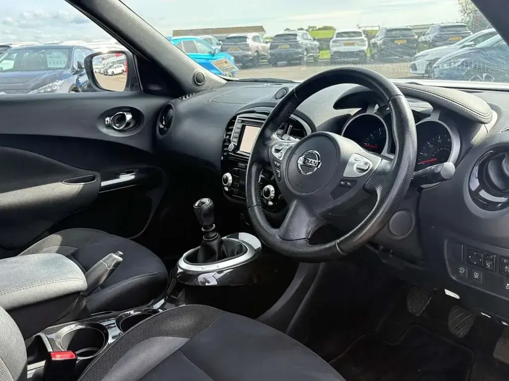 Used Nissan Juke N-Connecta 113 HP (83 kW) 2017 White SUV